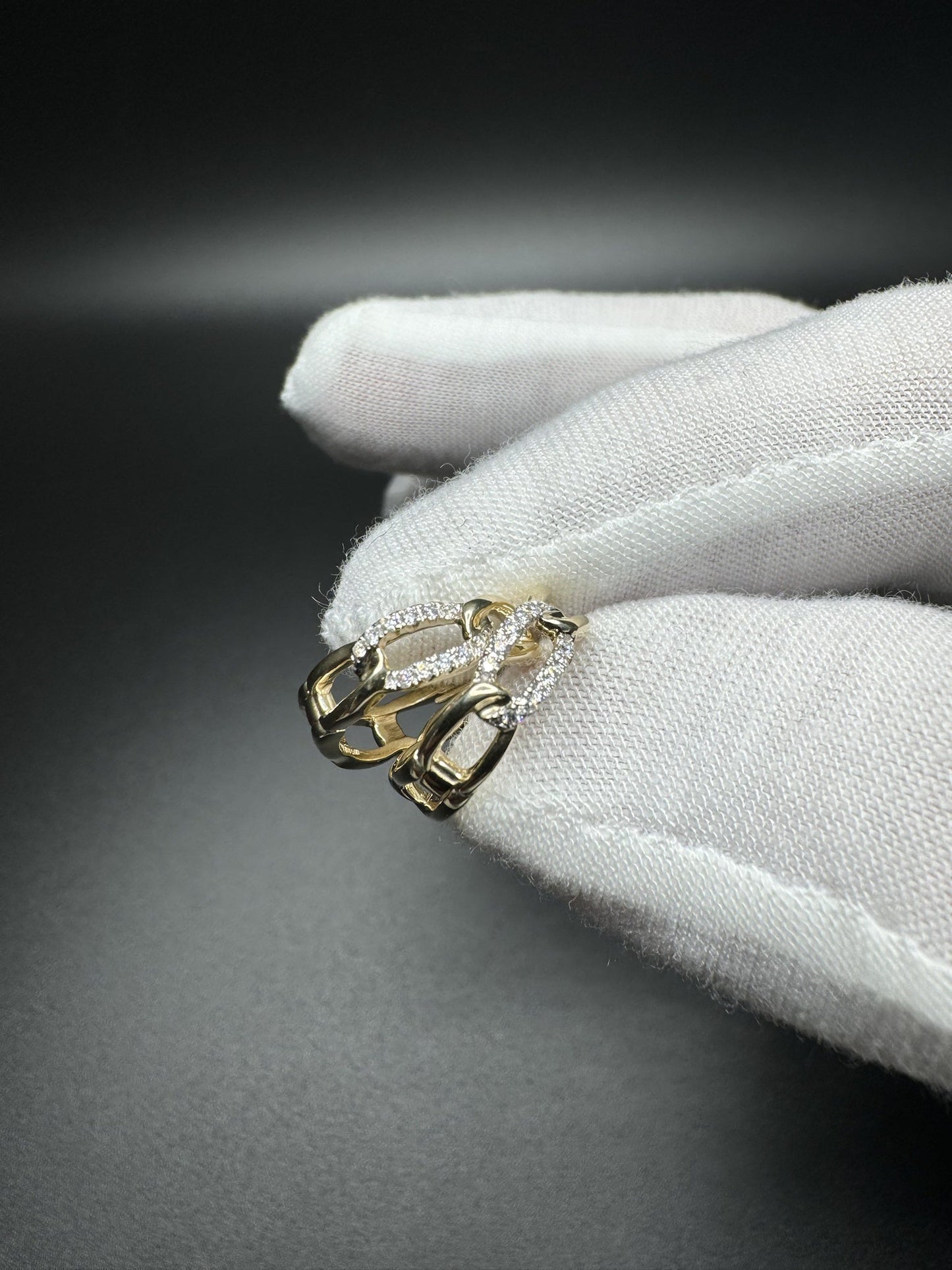 15mm 14k Yellow Gold 1/10ctw Diamond Cuban Link Huggies/Hoops 2.7g