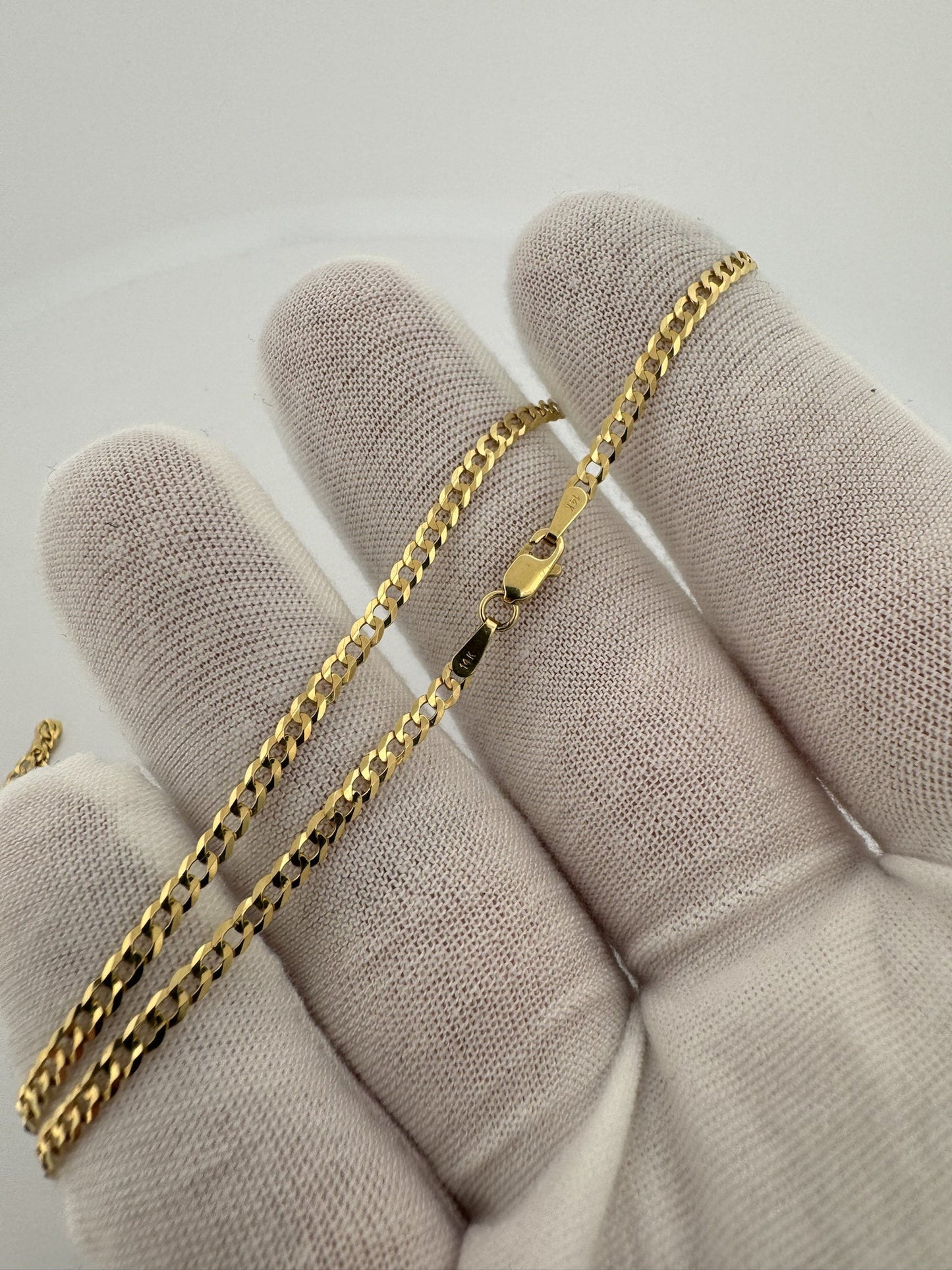 16” 14k Yellow Gold Curb 2.5mm 3.52g
