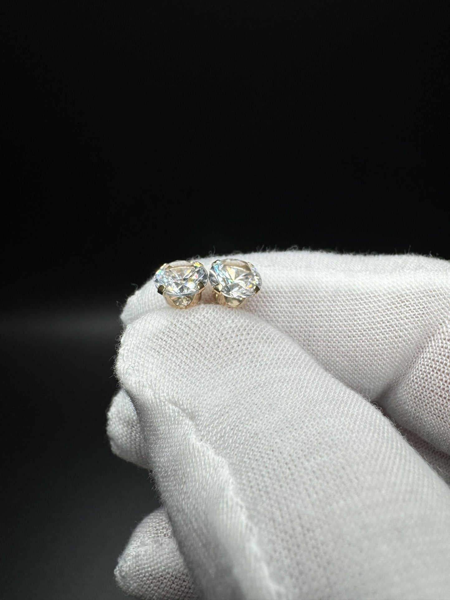 7mm 10k Yellow Gold Lab White Sapphire Studs 1.0g