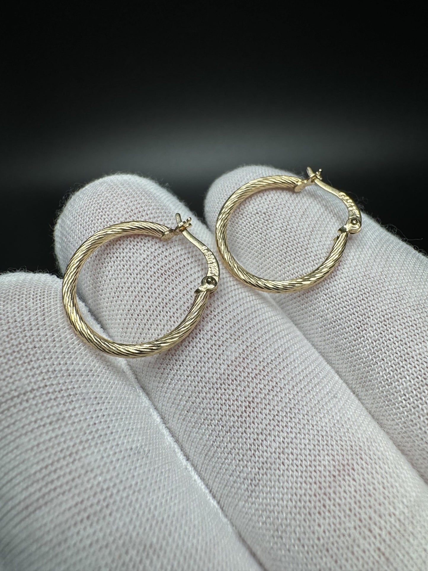 18mm 14k Yellow Gold Fancy Hoops/Huggies 1.55g