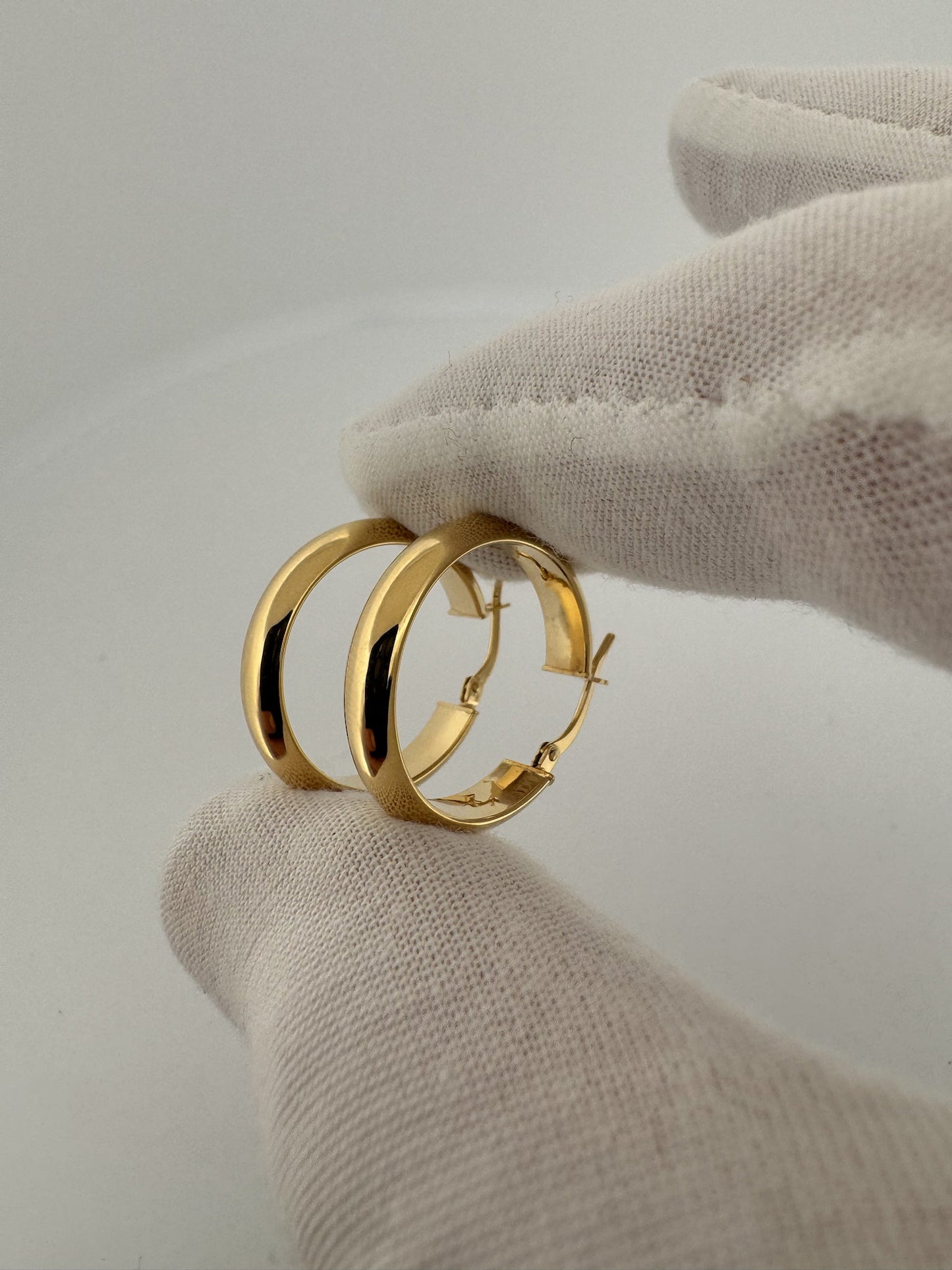 20mm x 5mm 14k Yellow Gold Flat Hoops 2.3g