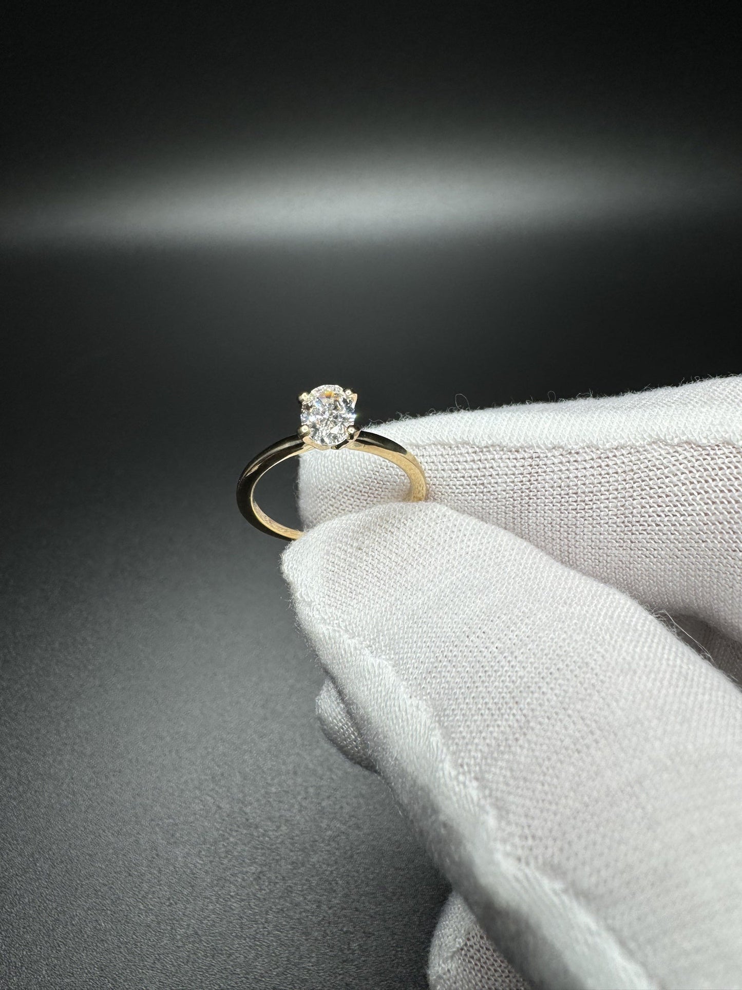 Size 4.5 14k Yellow Gold 1/2ct Oval Lab Diamond Solitaire Engagement Ring 1.64g