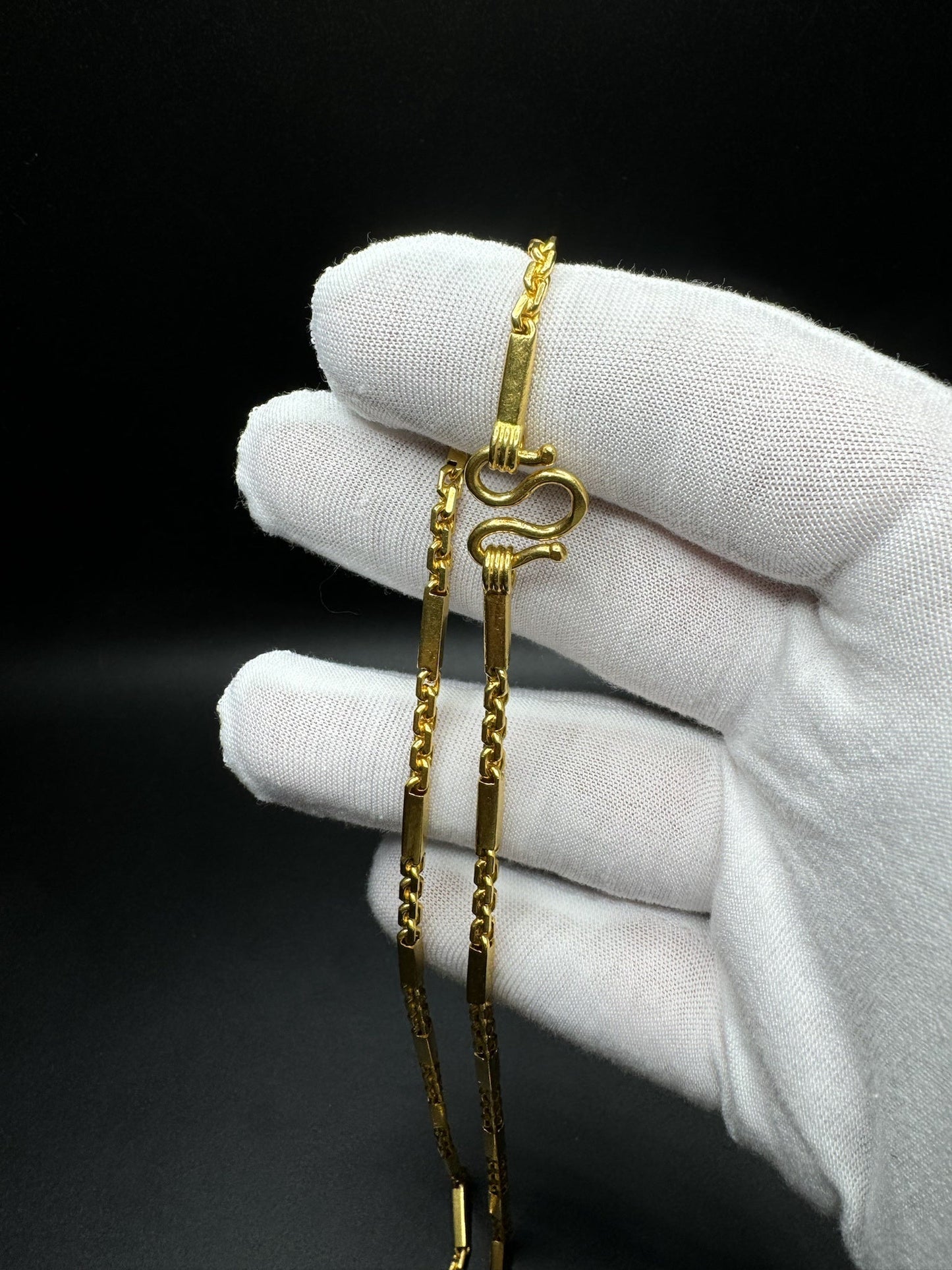 22” 24k Yellow Gold Bar & Anchor Baht Chain 3mm 40.0g $5950