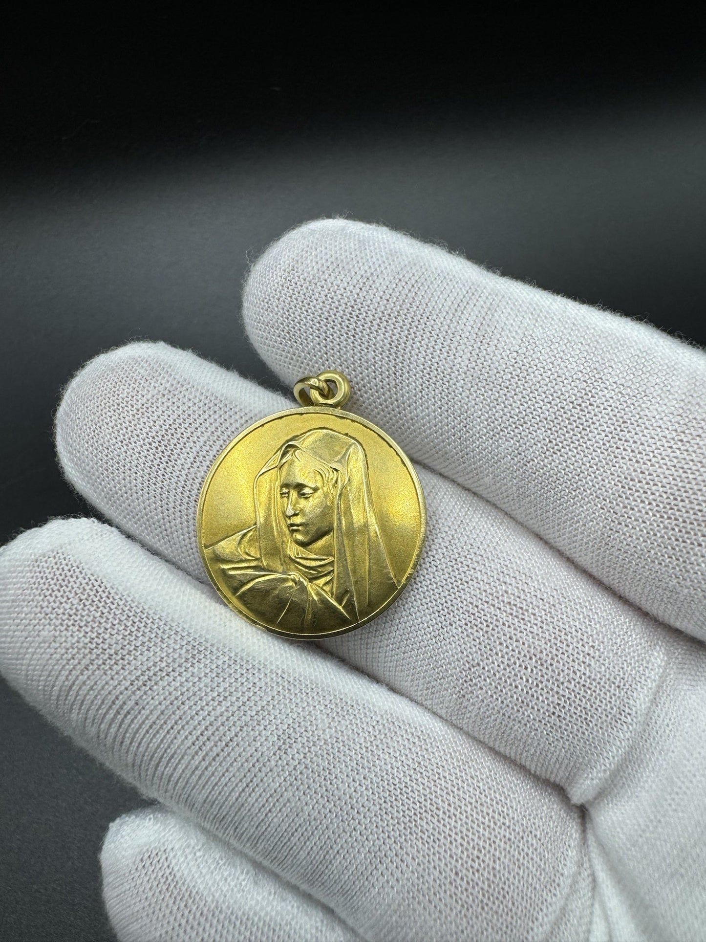 1” 18k Yellow Gold Mary Pendant 3.3mm Bail 6.6g