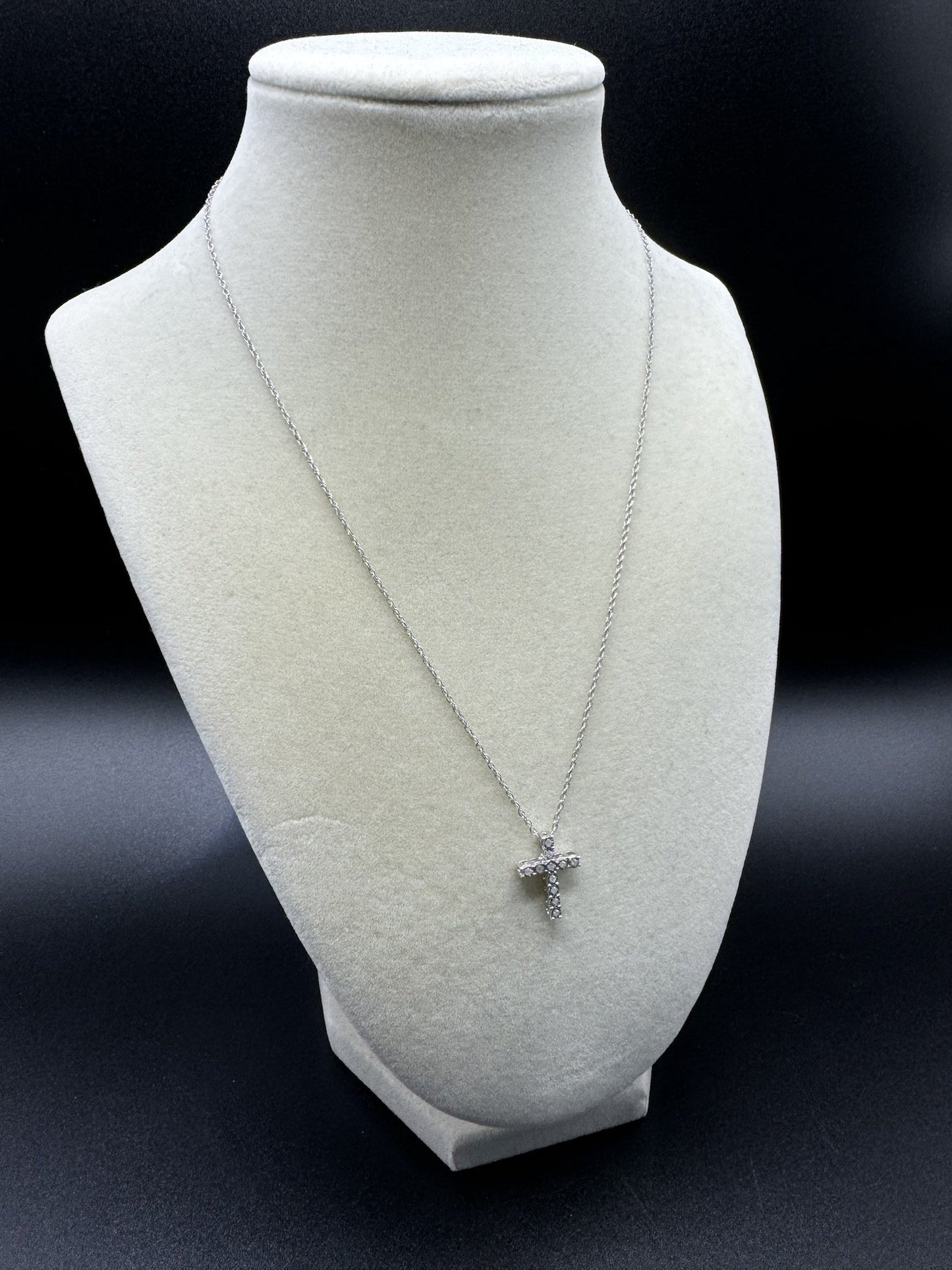 18” Silver Chain & 3/4” 1/8ctw Natural Diamond Cross 2.1g