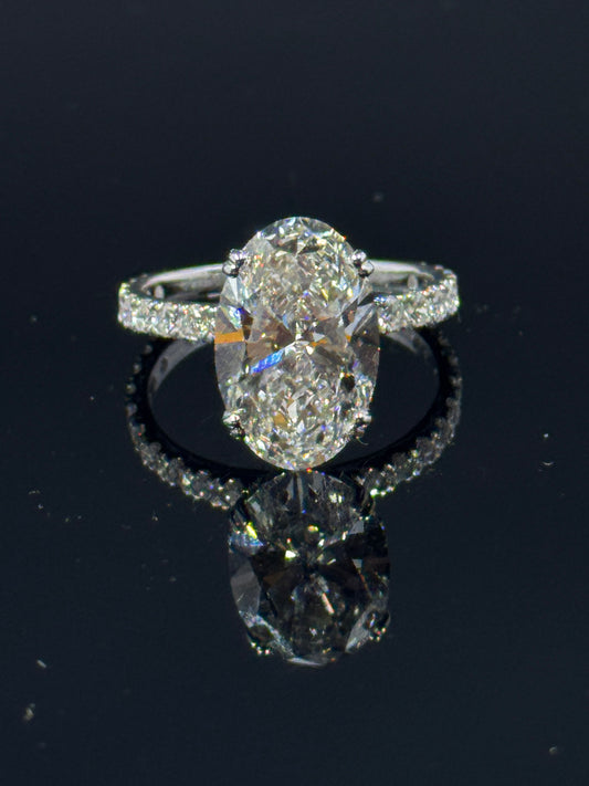 14k White Gold Oval Diamond Bridal Set – 6.19ctw, Size 7