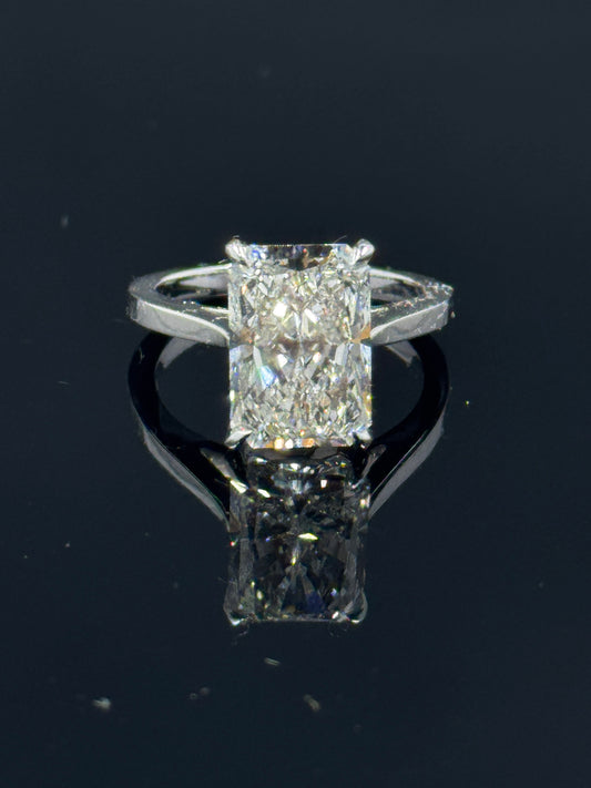 14k White Gold Cathedral Radiant Diamond Engagement Ring – 5.08ct F VS1, Size 7