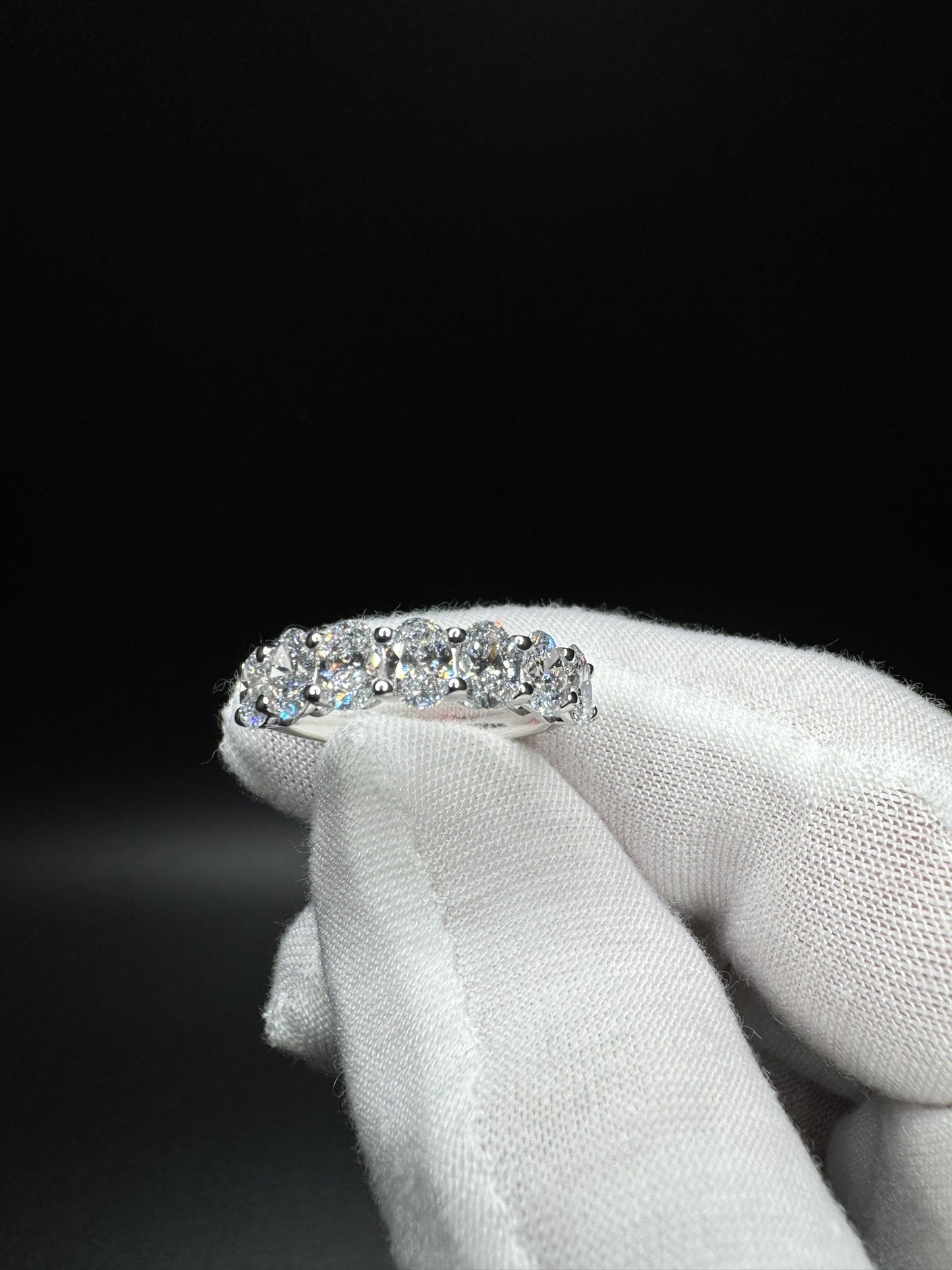 Size 7 Silver 2.25ctw 7 Stone Oval Lab Diamond Ring 2.6g