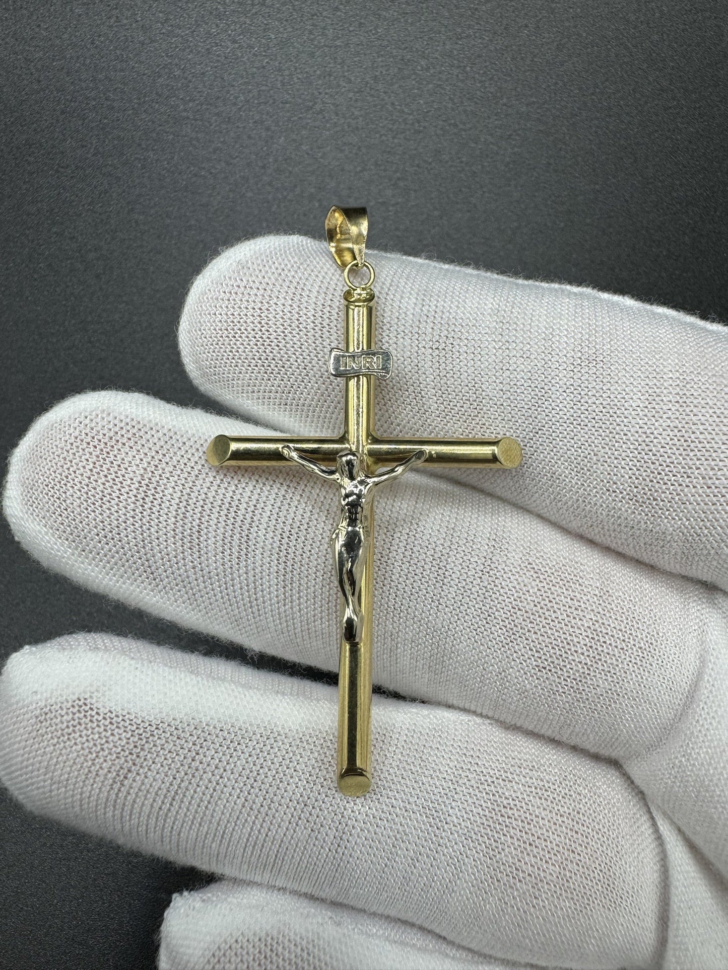 2.25” 14k Gold Round Cross/Crucifix 5.2mm Bail 2.22g