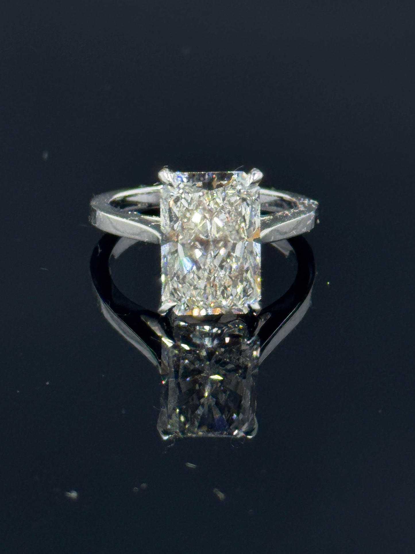 14k White Gold Cathedral Radiant Diamond Engagement Ring – 5.08ct F VS1, Size 7