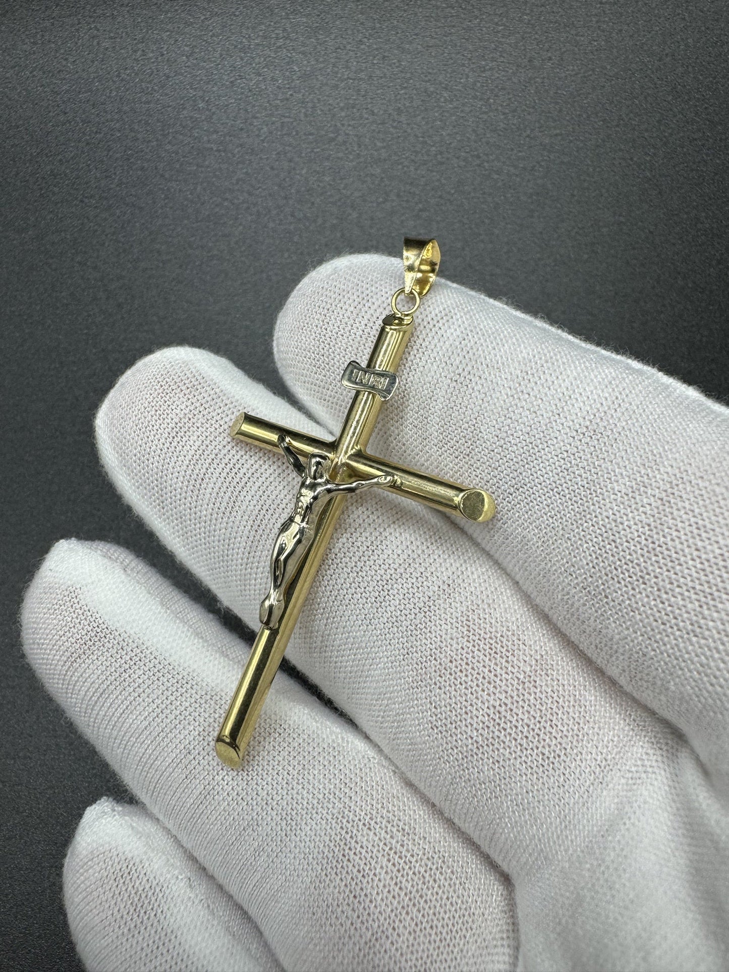 2.25” 14k Gold Round Cross/Crucifix 5.2mm Bail 2.22g