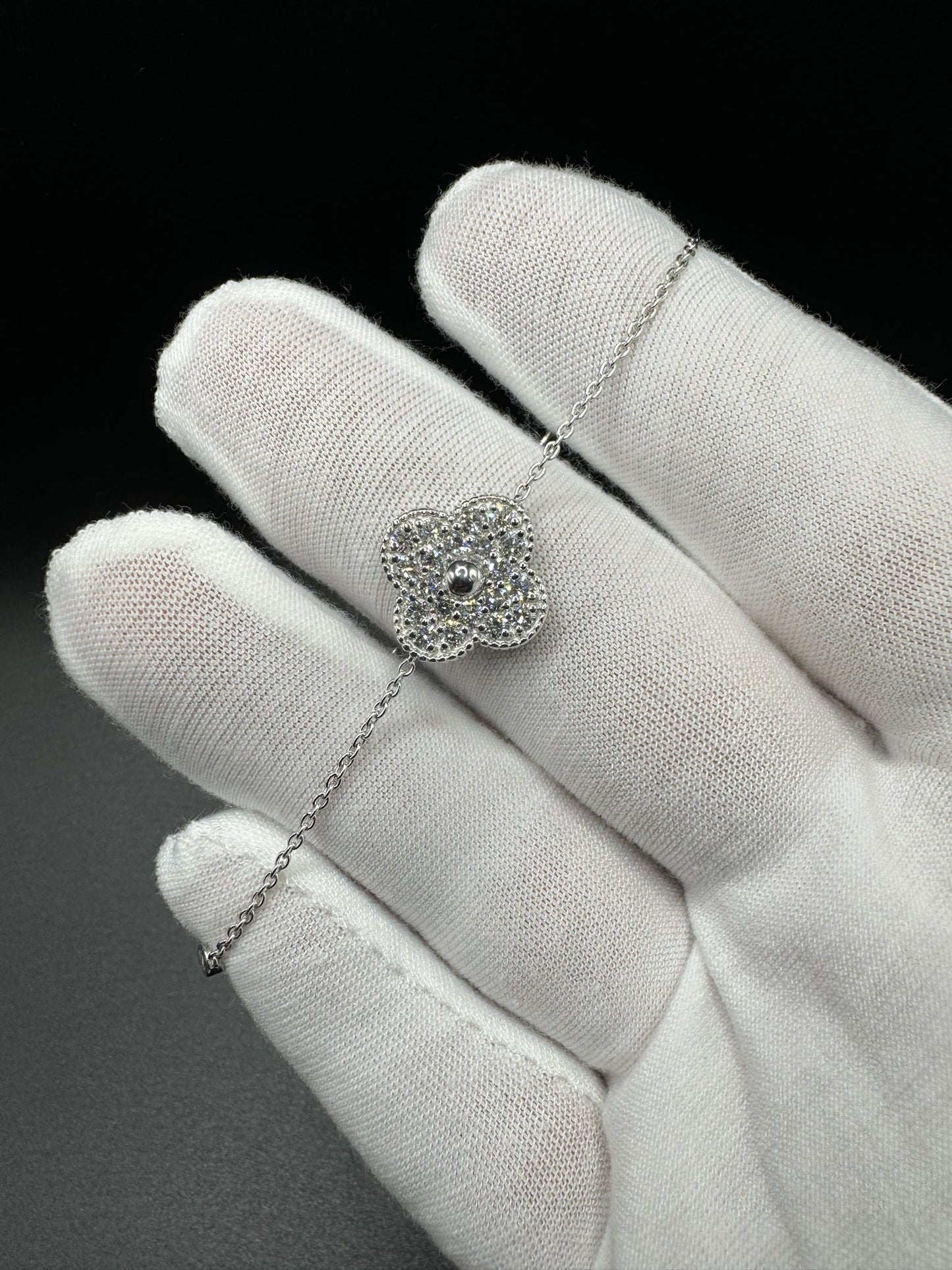 7-8” Silver 16mm Clover Bracelet 1.1ctw VS/ VVS Diamonds 4.6g