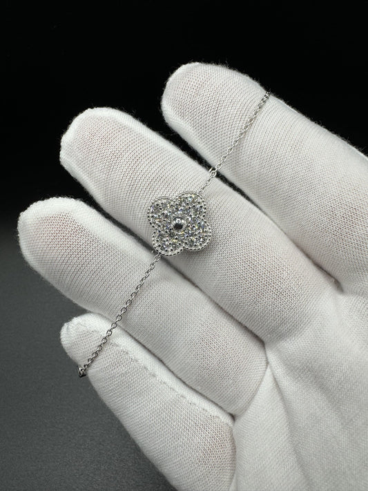 7-8” Silver 16mm Clover Bracelet 1.1ctw VS/ VVS Diamonds 4.6g