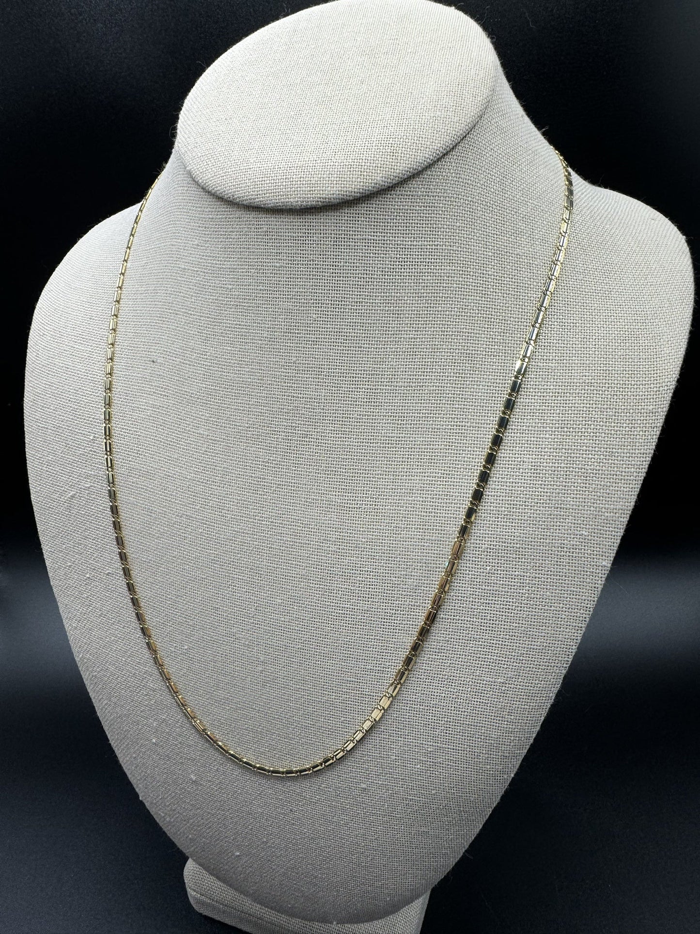 22” 14k Gold Two-Tone Flat Valentino 2.5mm 8.0g