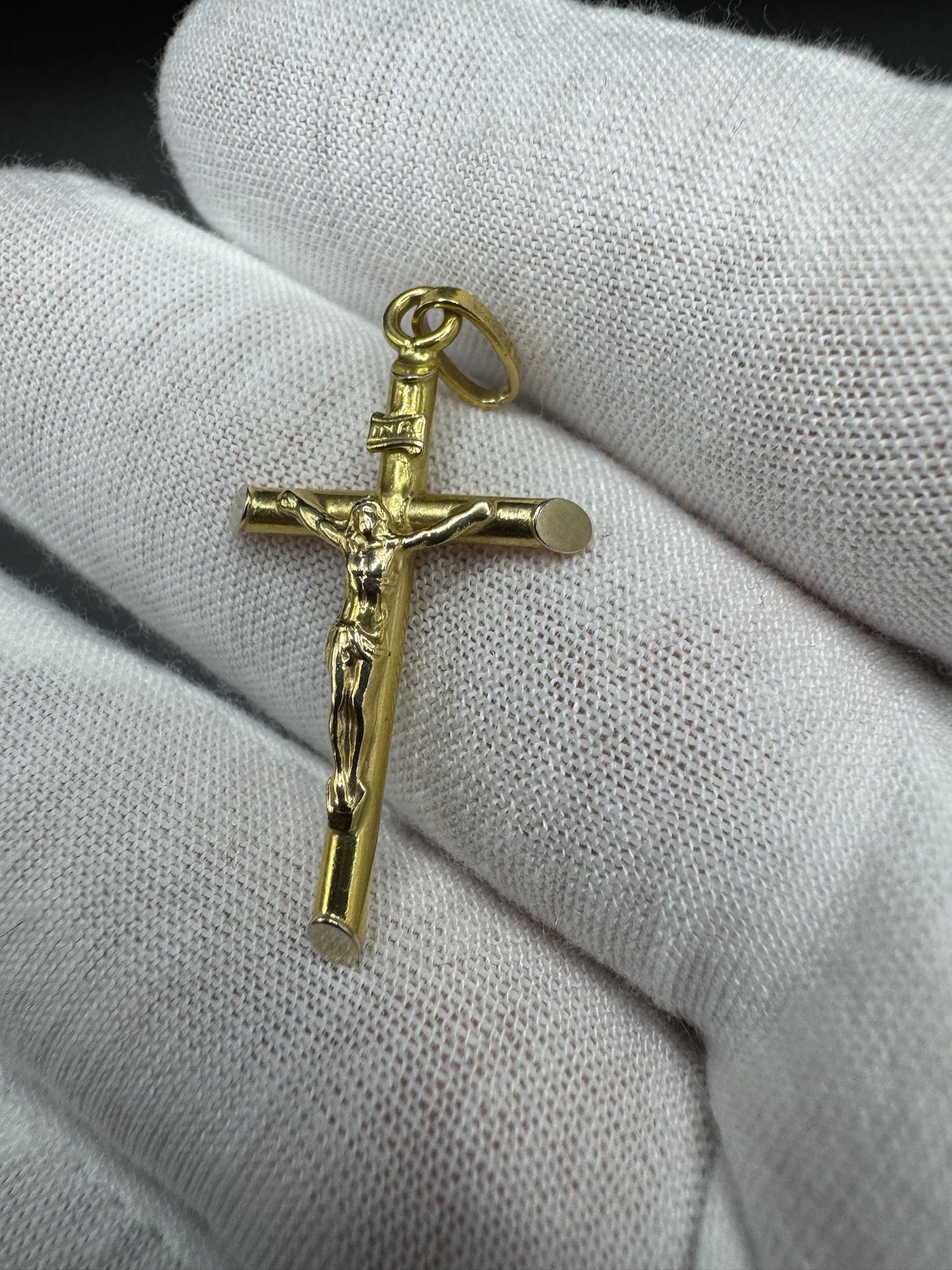 1.5” 14k Yellow Gold Crucifix 3mm Bail 2.1g