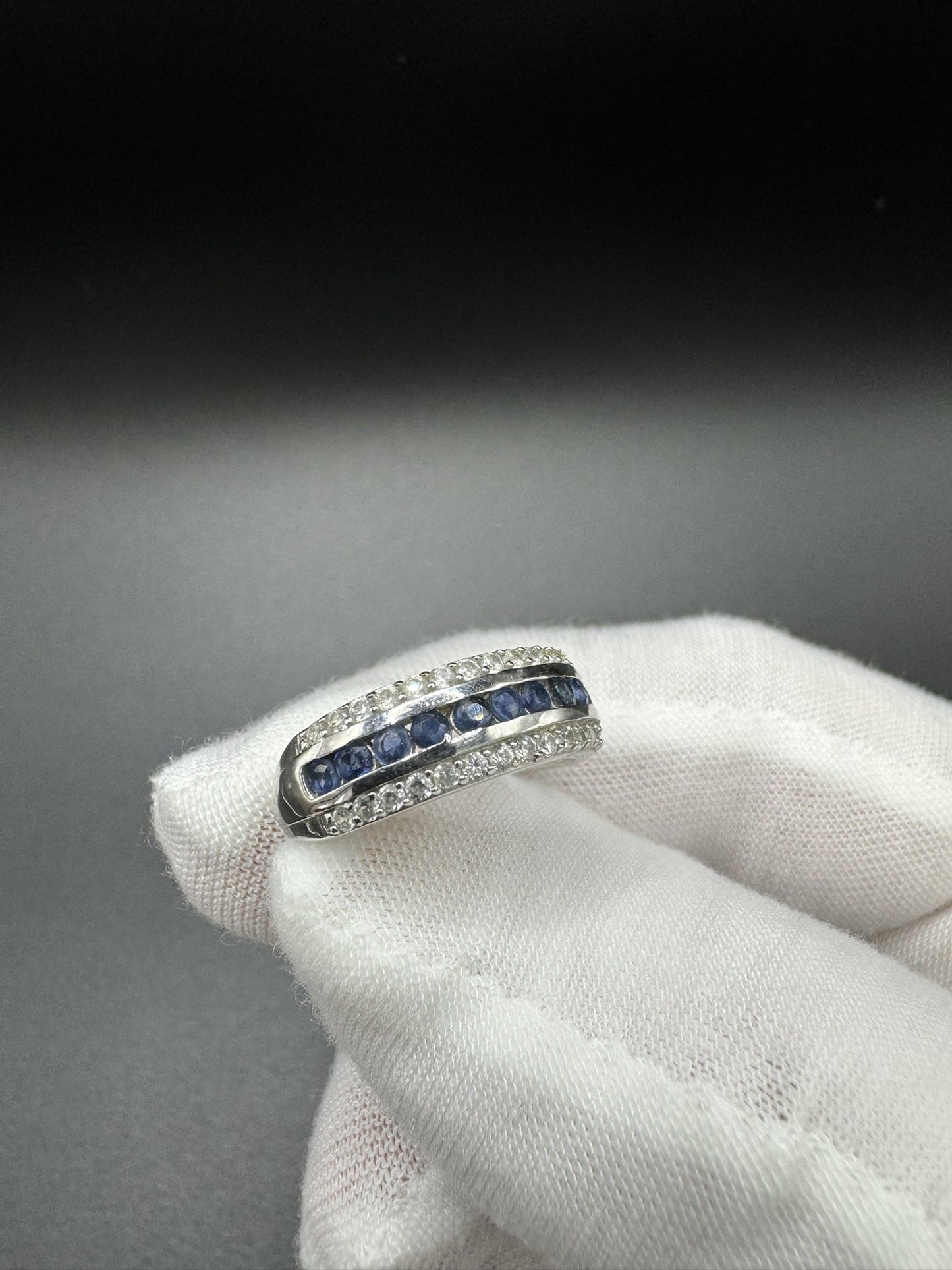 Size 6 Silver 1/3ctw Natural Diamond & Natural Sapphire Ring 3.7g