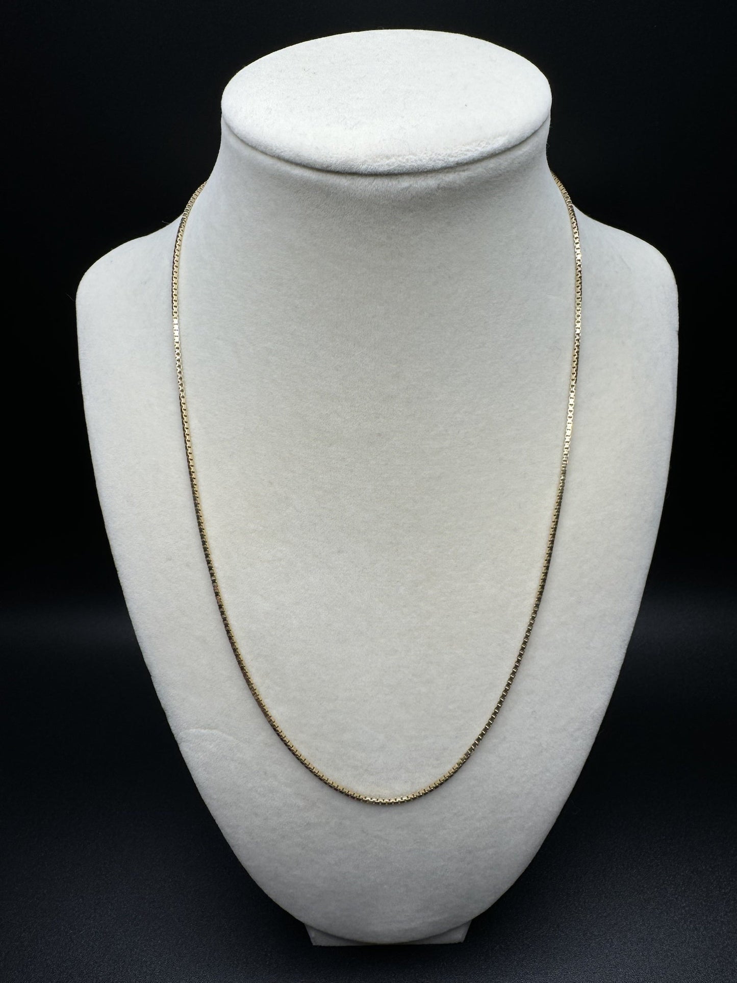 19” 14k Yellow Gold Box Chain 1.3mm 5.64g