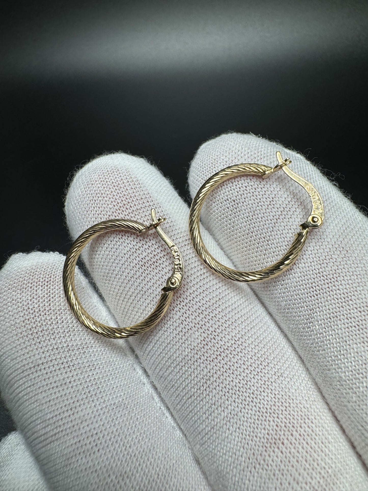18mm 14k Yellow Gold Fancy Hoops/Huggies 1.55g