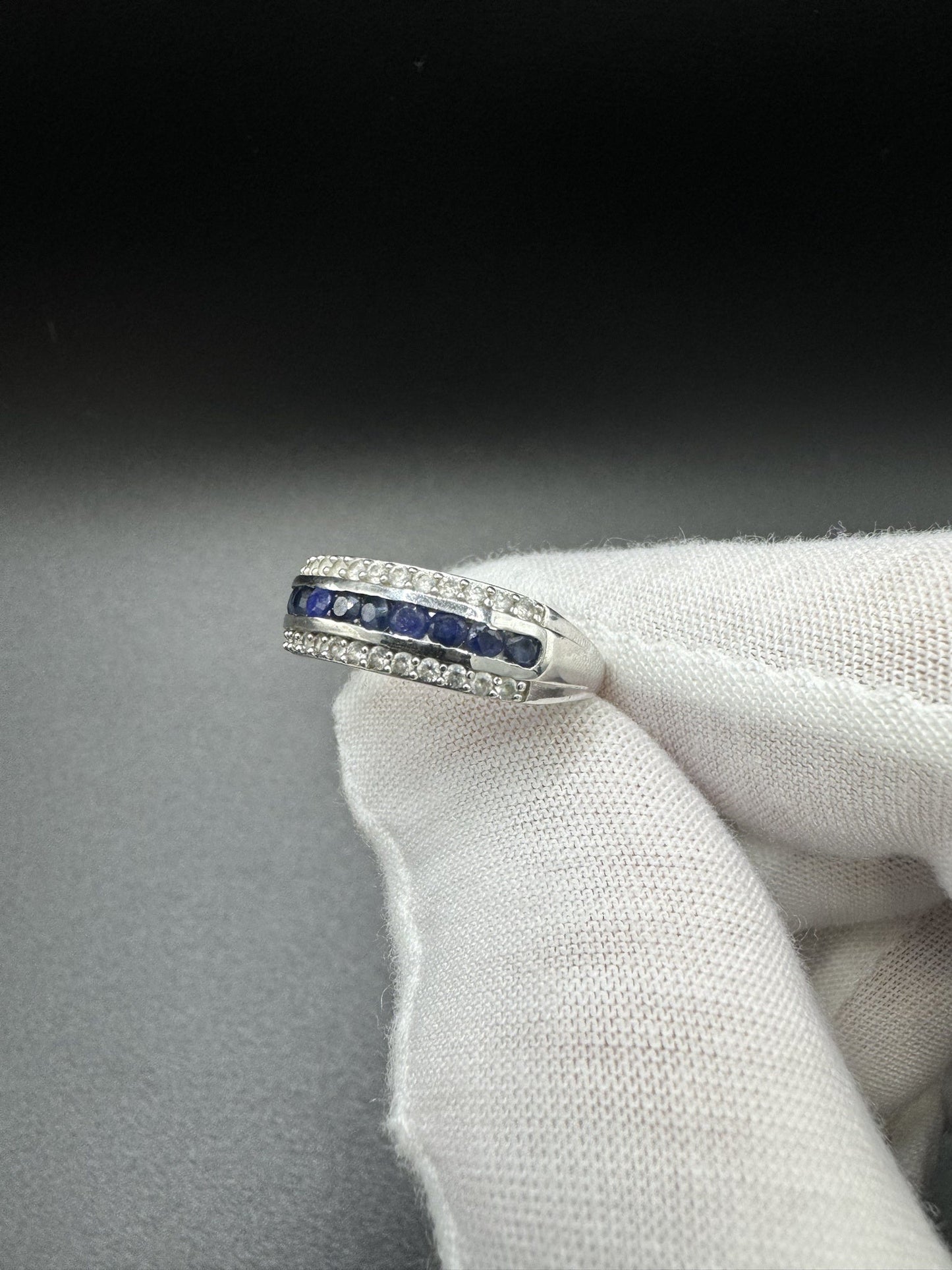 Size 8 Silver 1/3ctw Natural Diamond & Natural Sapphire Ring 3.7g