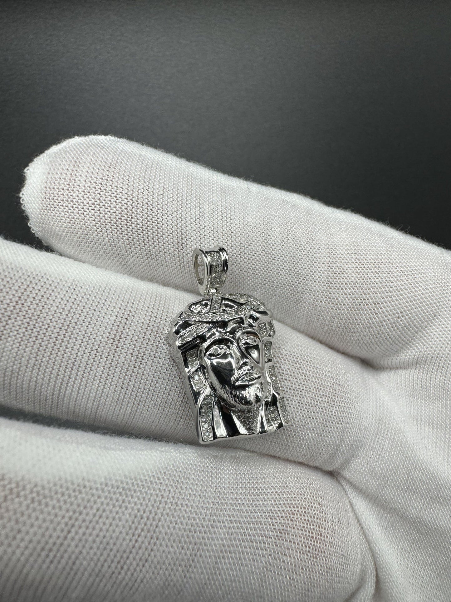 1” 10k White Gold 1/3ctw Natural Diamond Jesus Piece 3mm Bail 6.1g