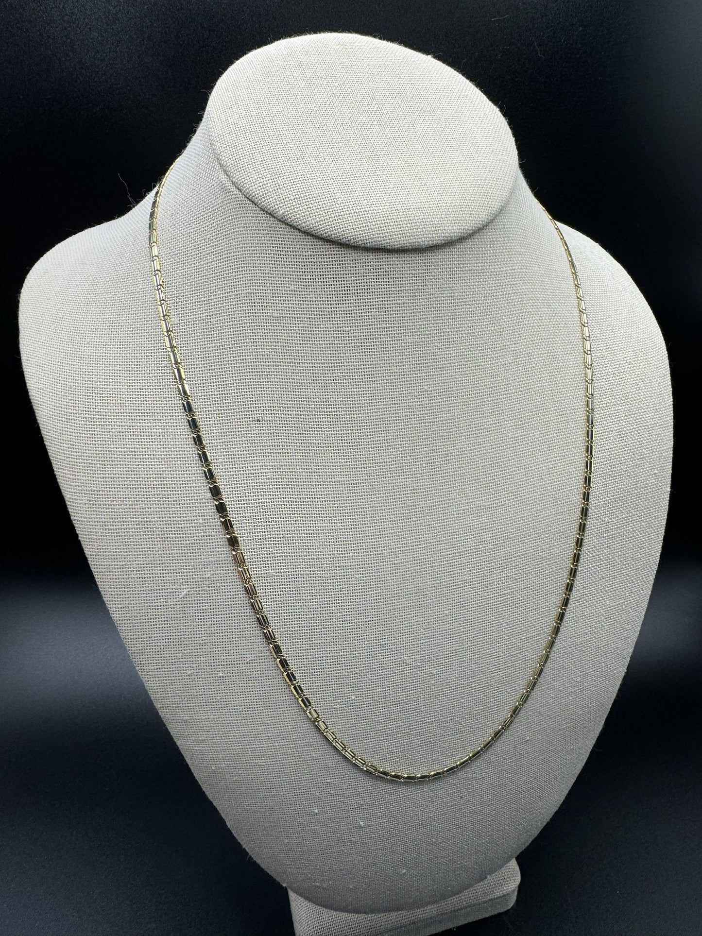 22” 14k Gold Two-Tone Flat Valentino 2.5mm 8.0g