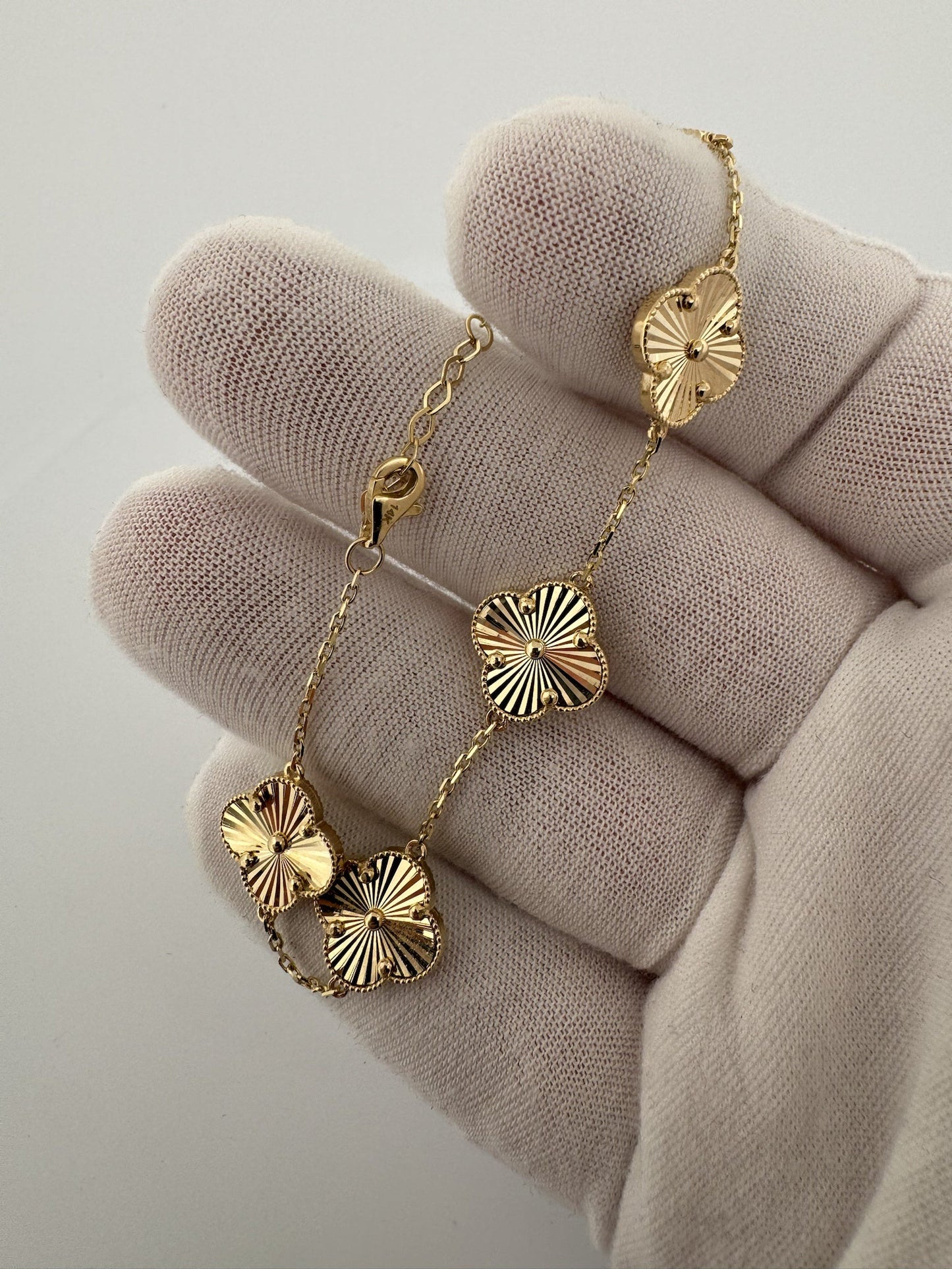 7”-8” Adjustable 14k Yellow Gold on Gold 5 Motif Clover Bracelet 13mm 7.61g