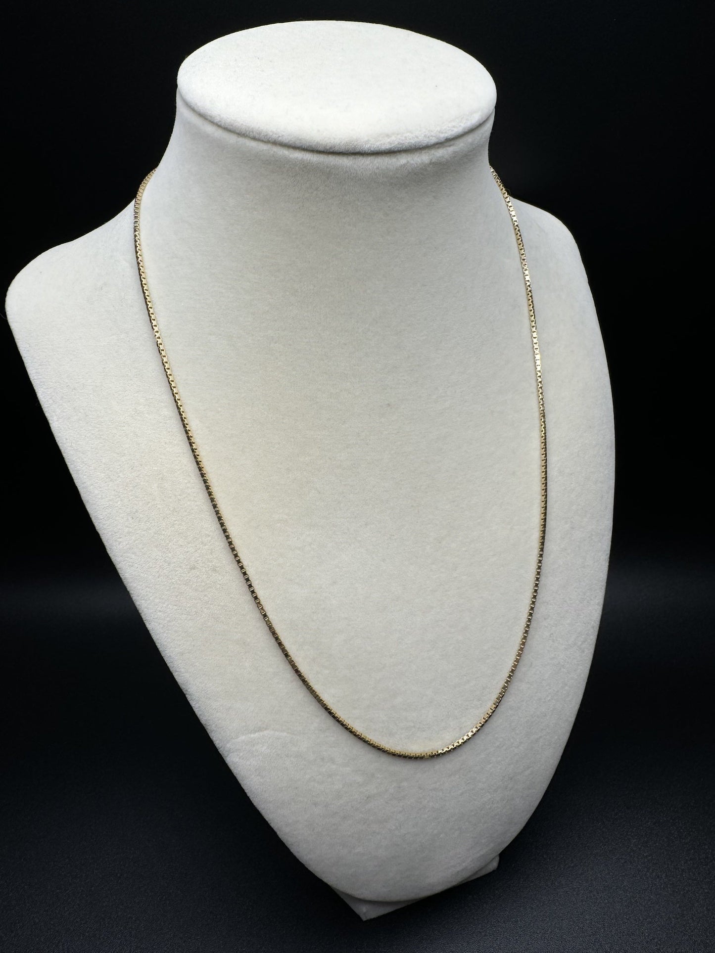 19” 14k Yellow Gold Box Chain 1.3mm 5.64g