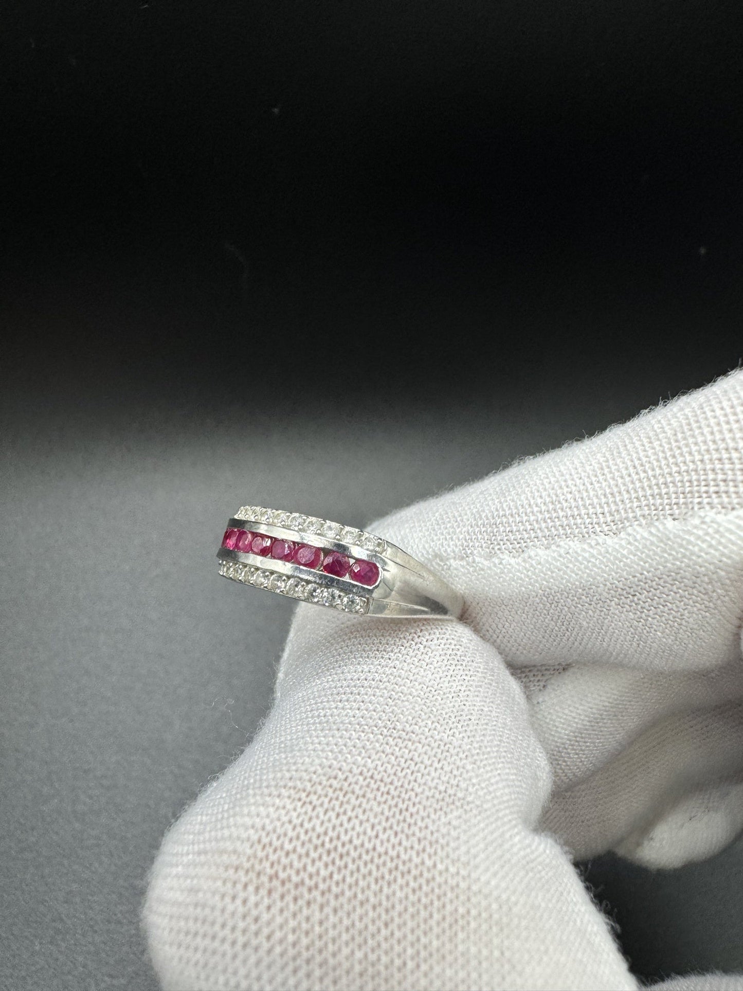Size 9 Silver 1/3ctw Natural Diamond & Natural Ruby Ring 3.8g