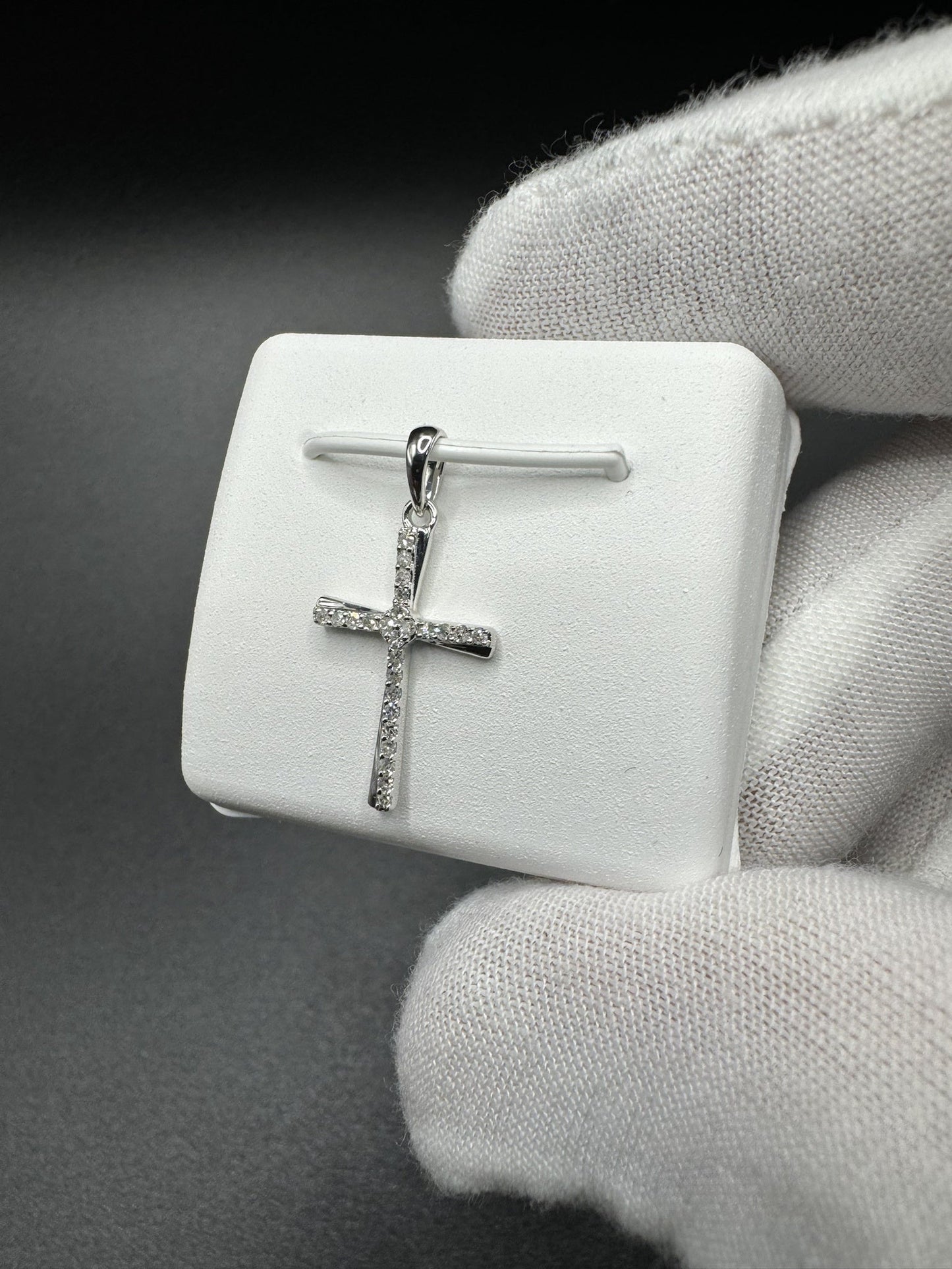 1” 10k White Gold Cross 1/8ctw Natural Diamonds 2.2mm Bail .7g