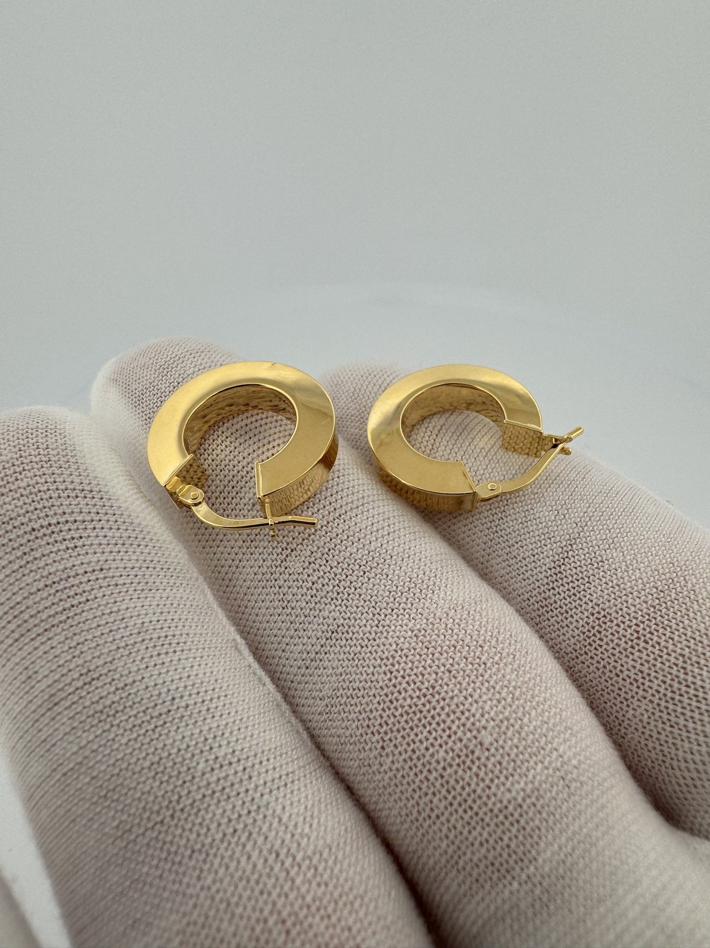 18mm x 4mm 14k Yellow Gold Flat Edge Hoops 2.72g