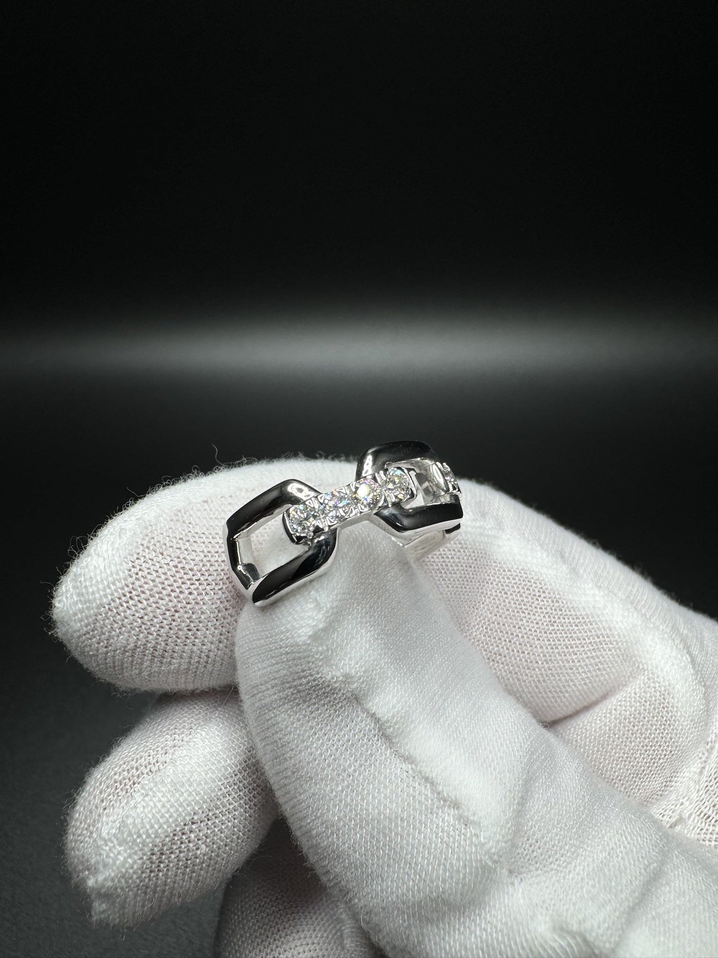 Size 8 Silver 1/2ctw Lab Diamond Link Style Ring 5.4g