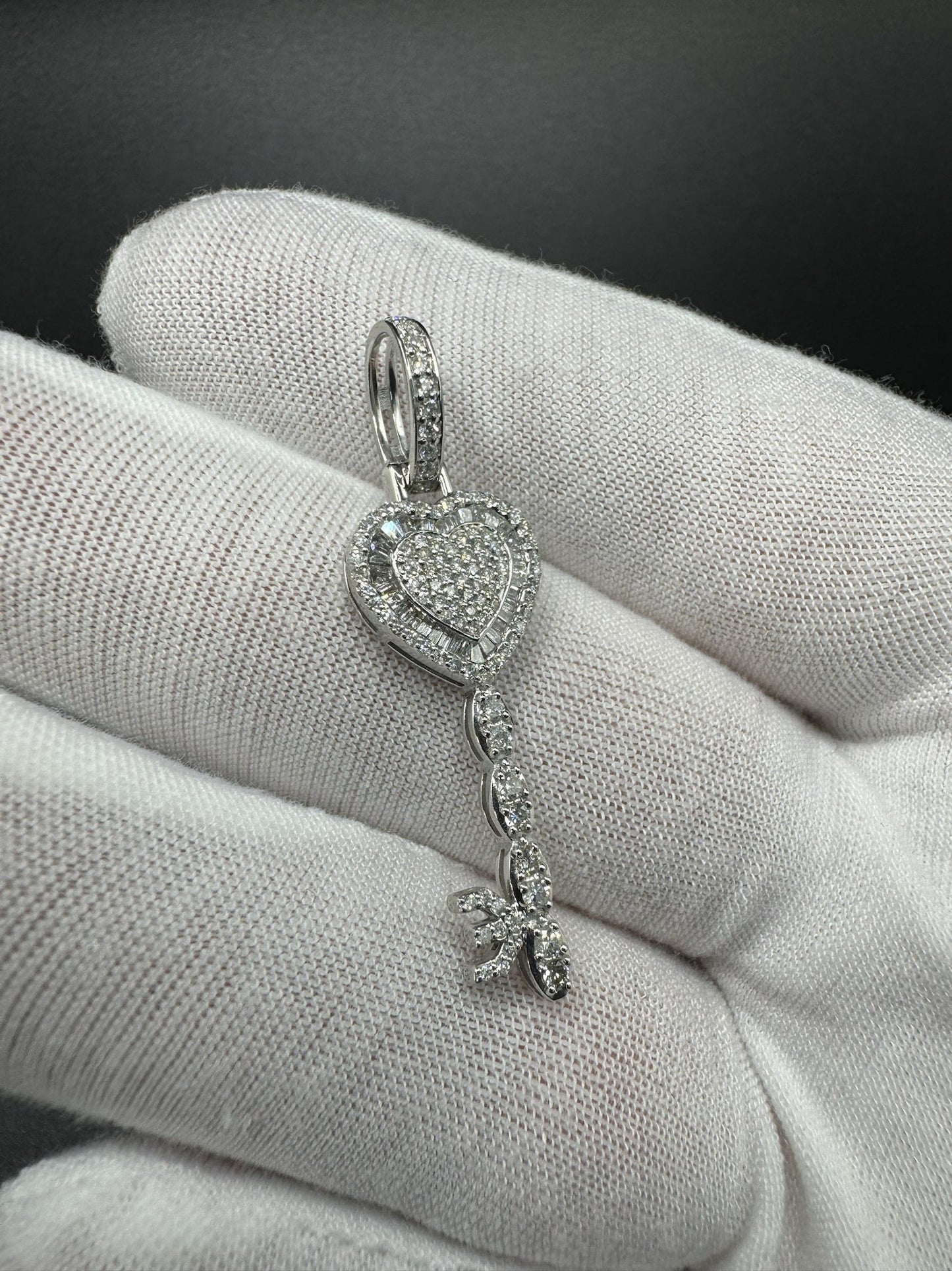 1.75” 10k White Gold Heart Key Pendant est 1ctw Natural Diamonds 6mm Bail 3.37g