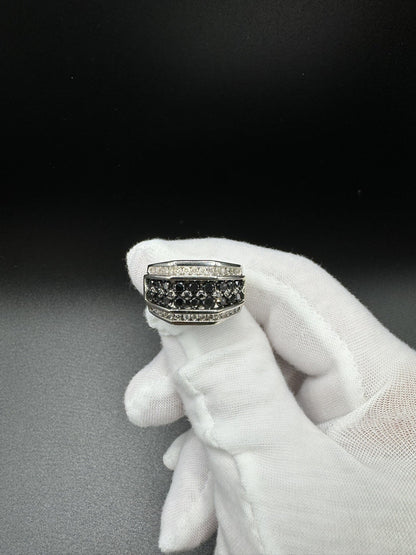 Size 10 10k White Gold est 1ctw Black Diamond & 1/3ctw Diamond Ring 10.2g