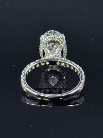 14k White Gold Oval Diamond Bridal Set – 6.19ctw, Size 7